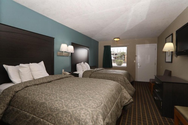 Executive Inn - Panama City Beach image 10