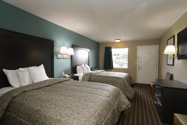 Executive Inn - Panama City Beach image 11