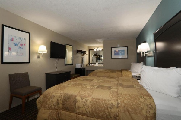 Executive Inn - Panama City Beach image 20
