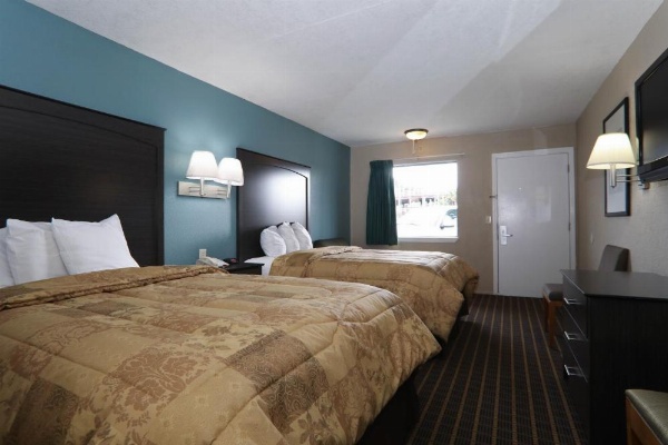 Executive Inn - Panama City Beach image 25